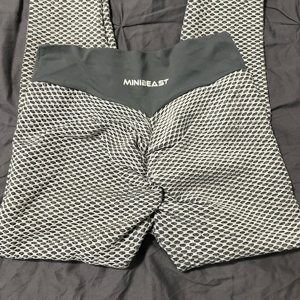 Mini beast curve hex leggings